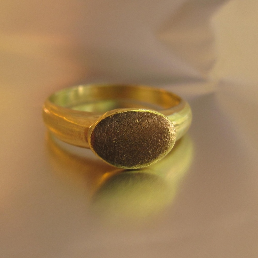 Signet ring. 14k solid yellow gold ring. - Picture 4 of 17